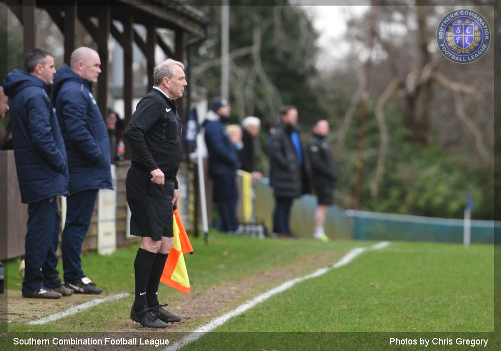 Assistant referee Paul Barratt